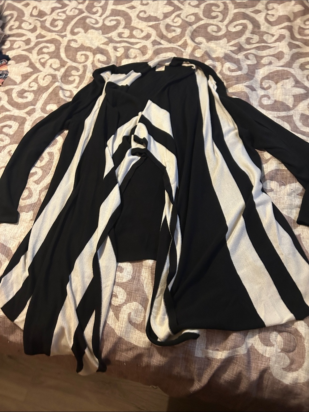 Faded Glory Black and White Striped Open-Front Cardigan